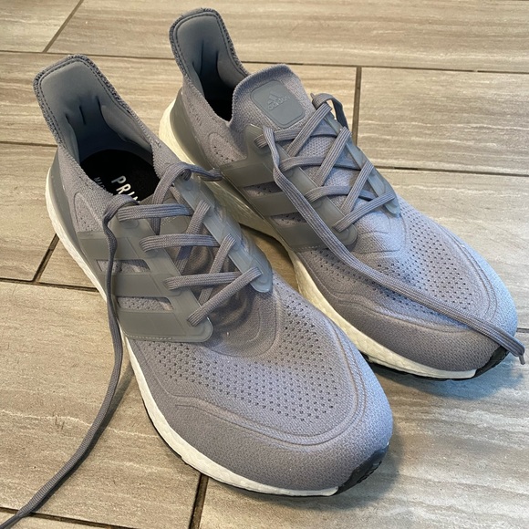 Men’s Gray Primeblue adidas ultraboost sneakers - Picture 1 of 4